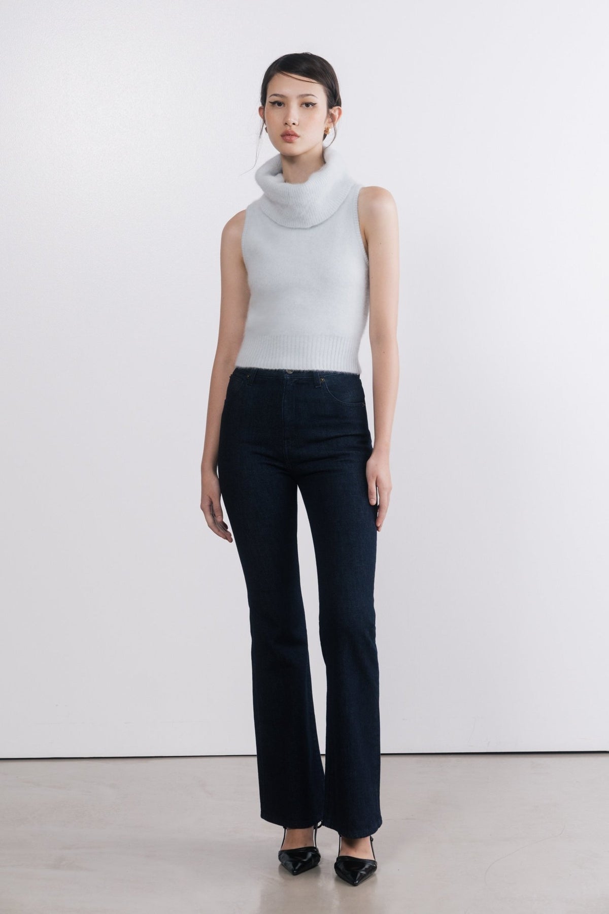 Kerava Sleeveless Turtleneck Knit