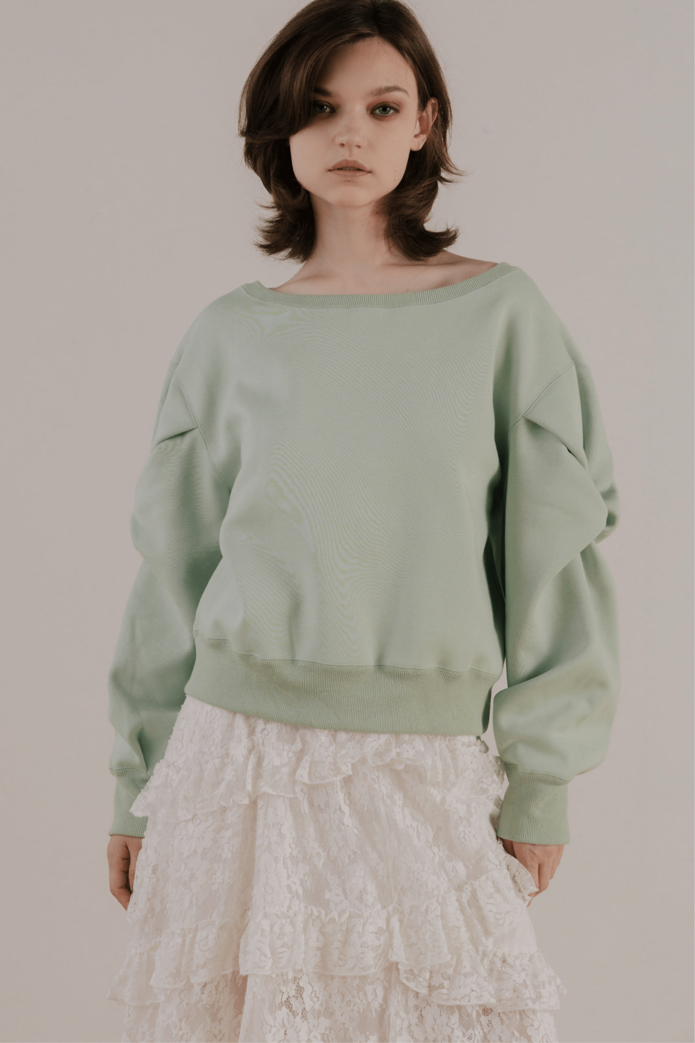 Opern Off-shoulder Sweat