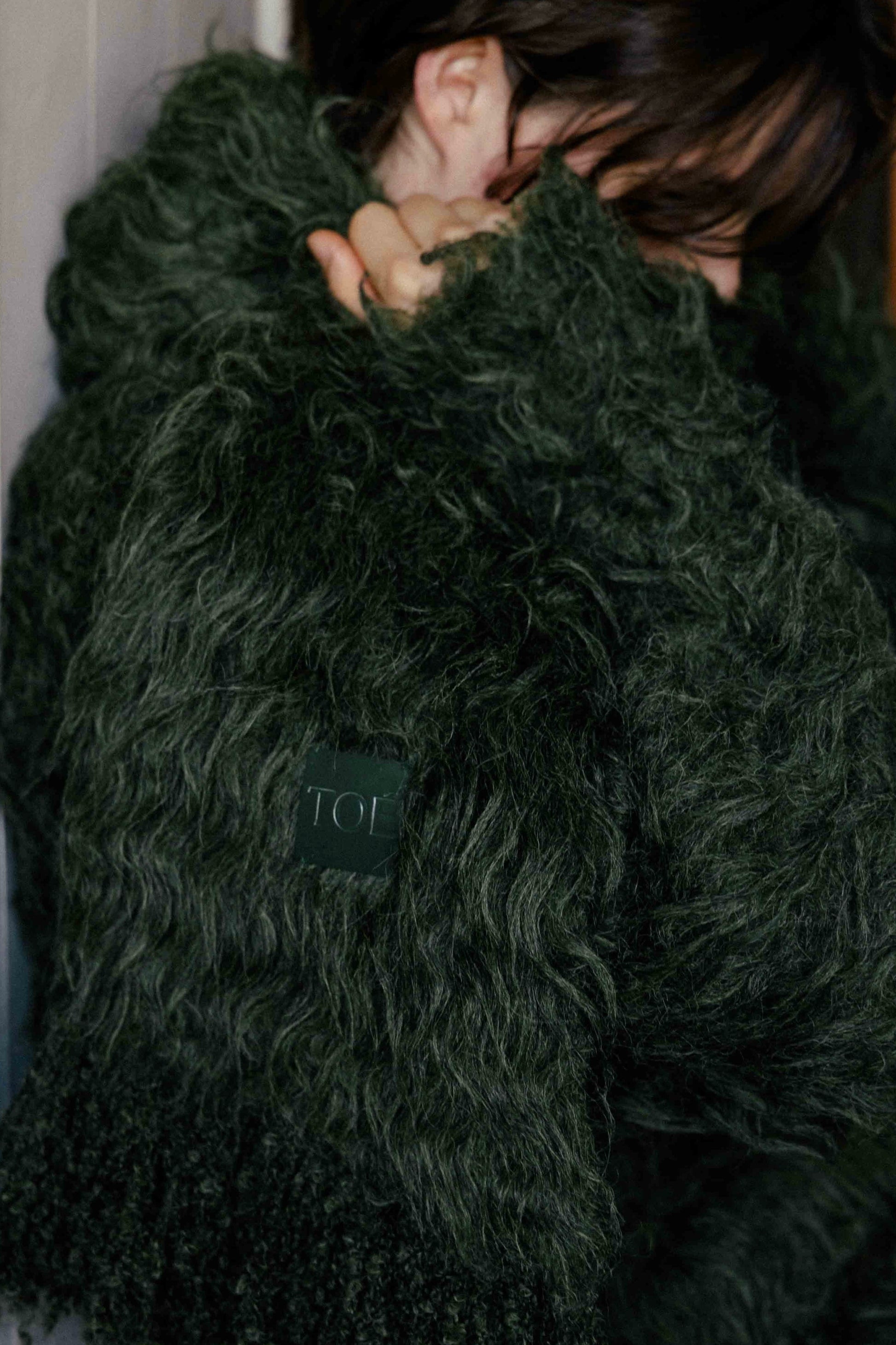 Pigalle shaggy muffler