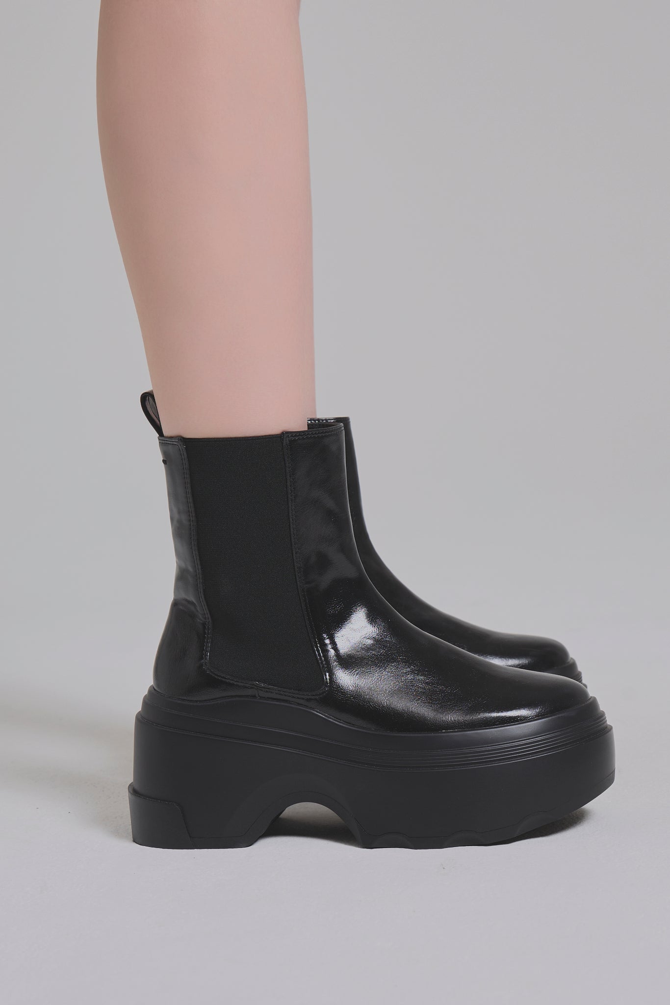 Alter Short Boots