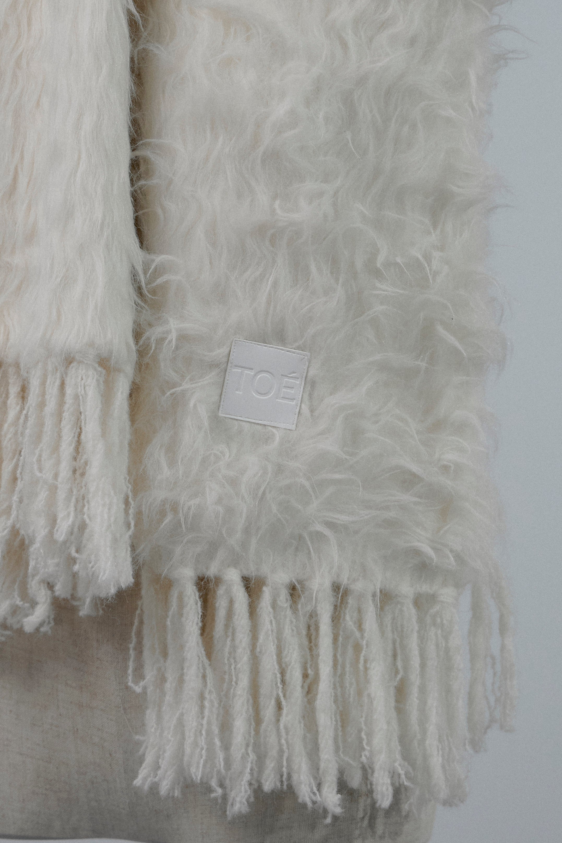 小物 the toe piggale shaggy muffler white Pigalle shaggy muffler – THE TOÉ