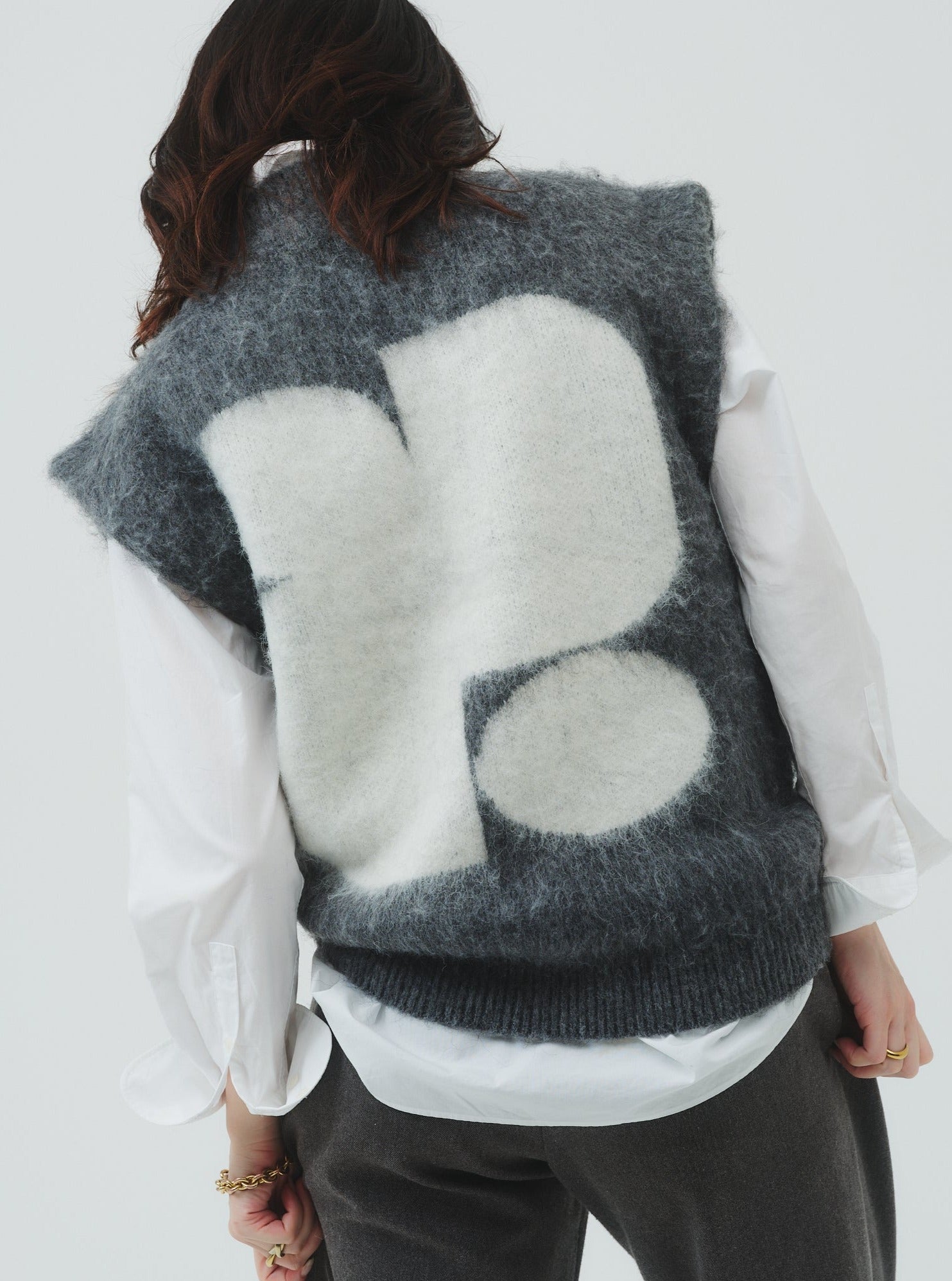 Bourse modern graphic vest