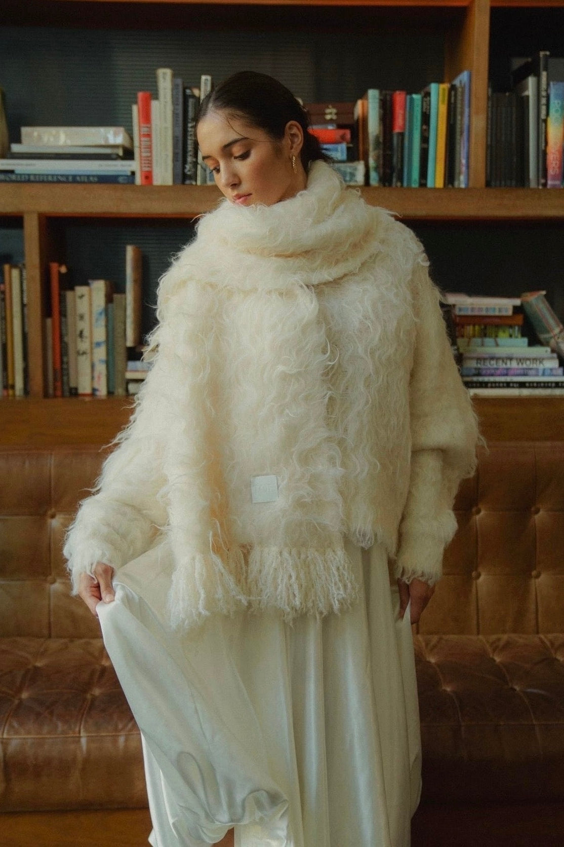 Pigalle shaggy muffler
