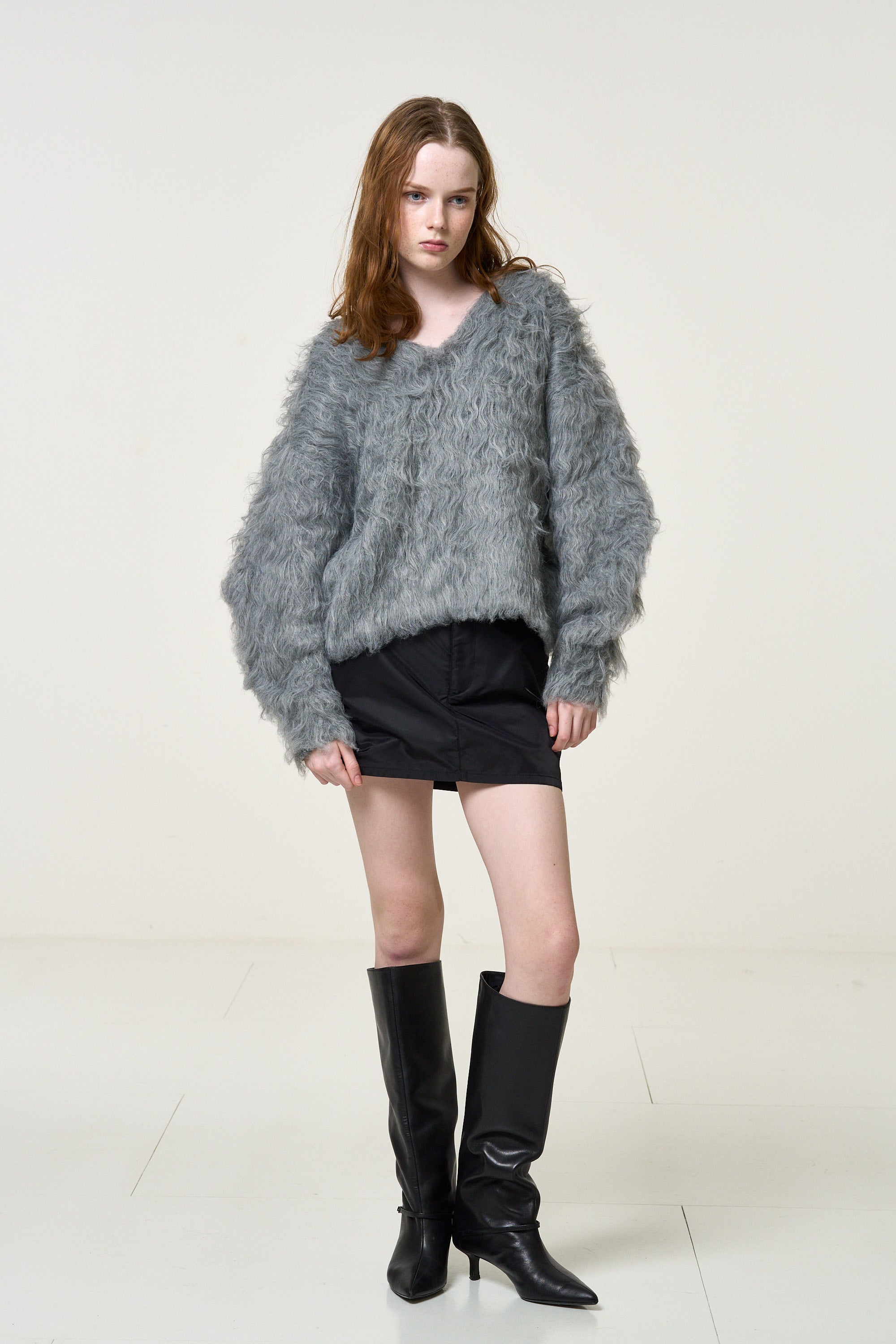 Pigalle shaggy Vneck knit – THE TOÉ