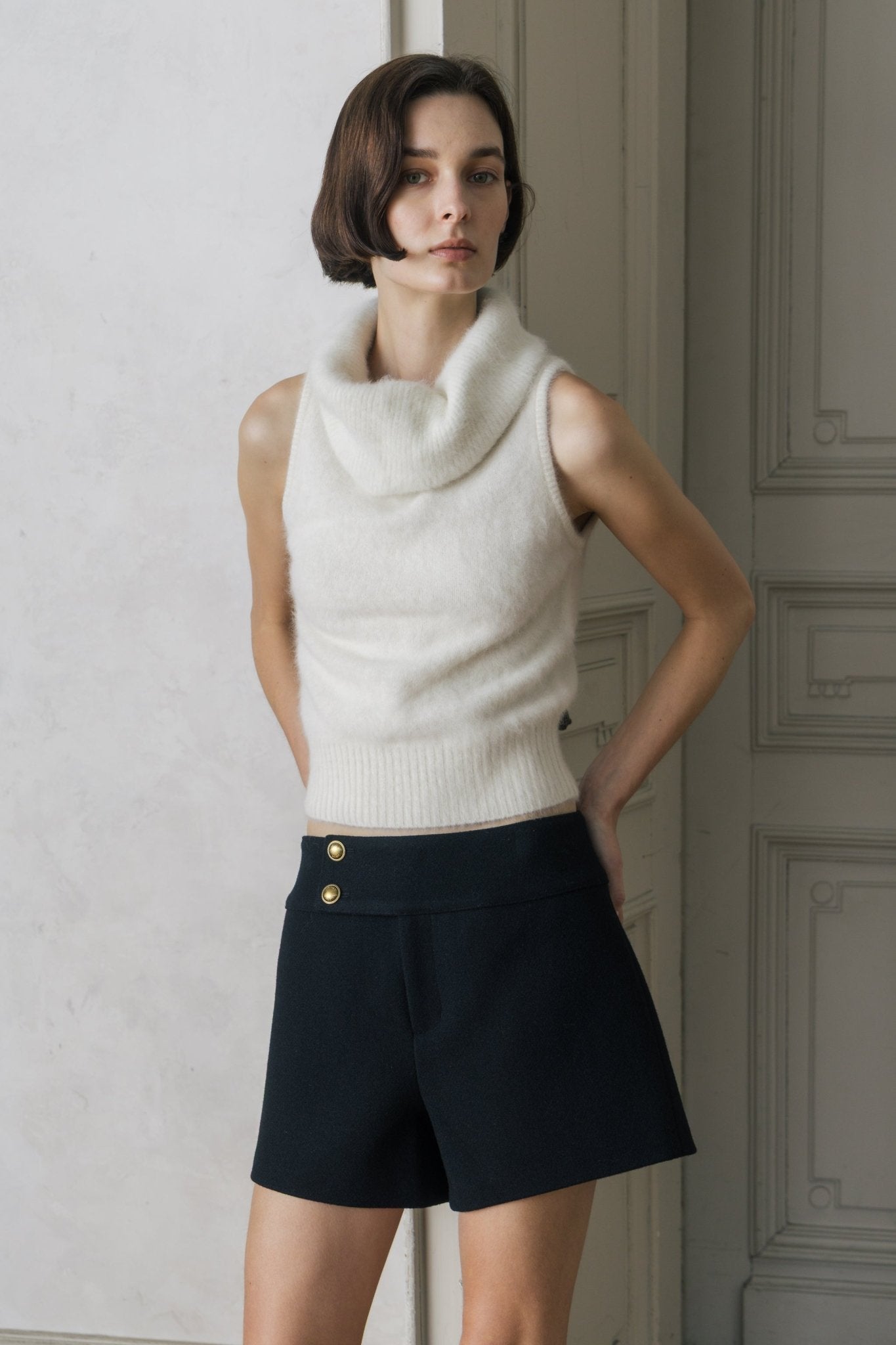 Kerava Sleeveless Turtleneck Knit