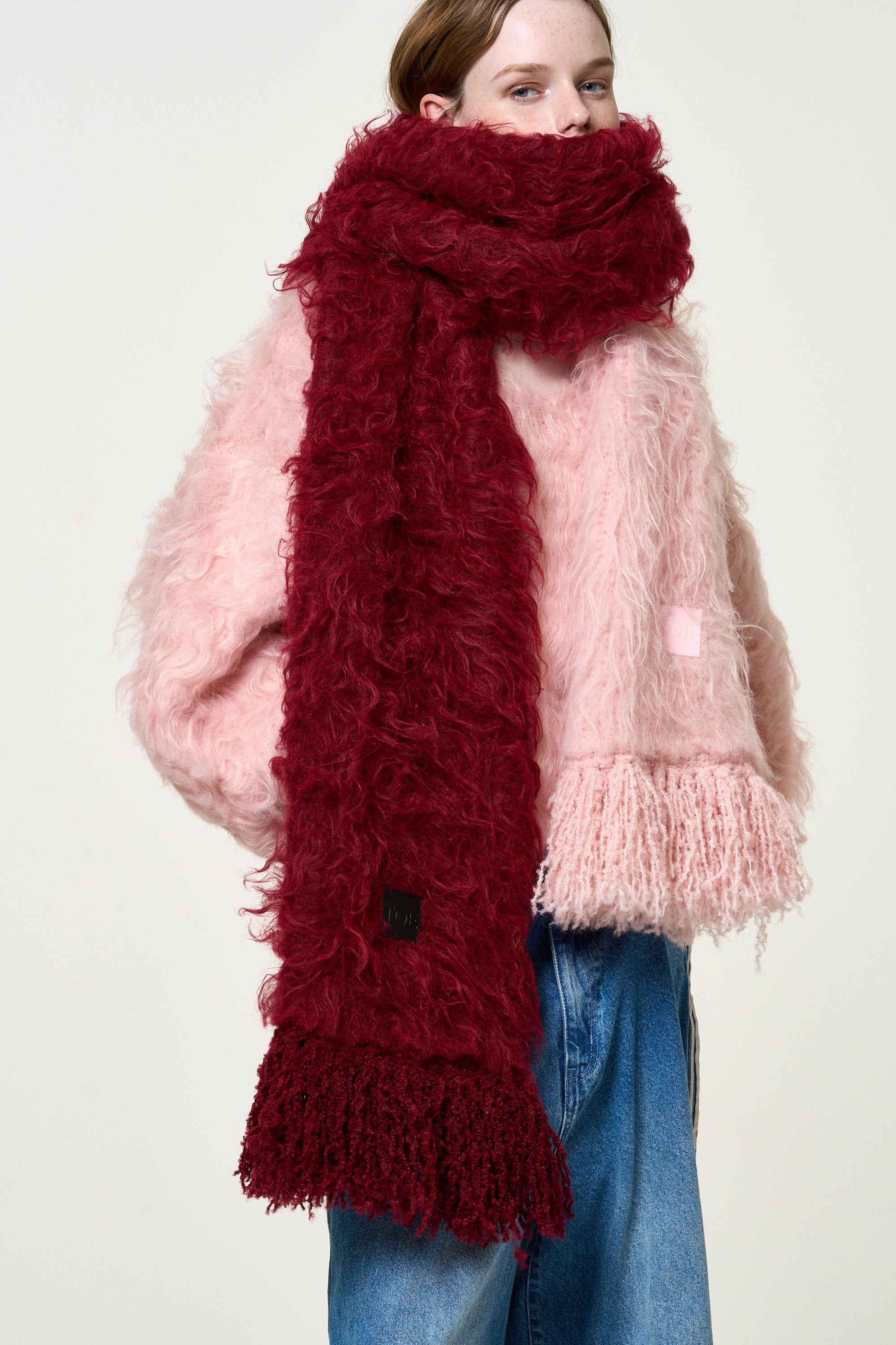 Pigalle shaggy muffler