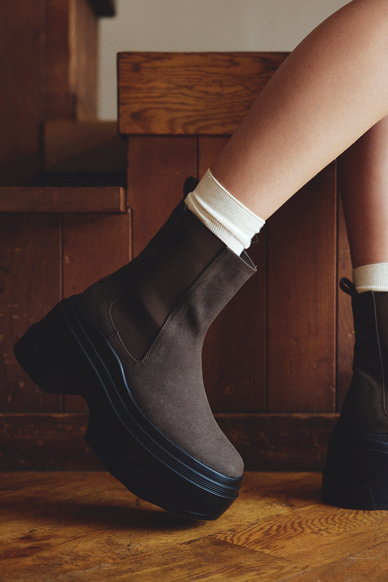 Alter Short Boots