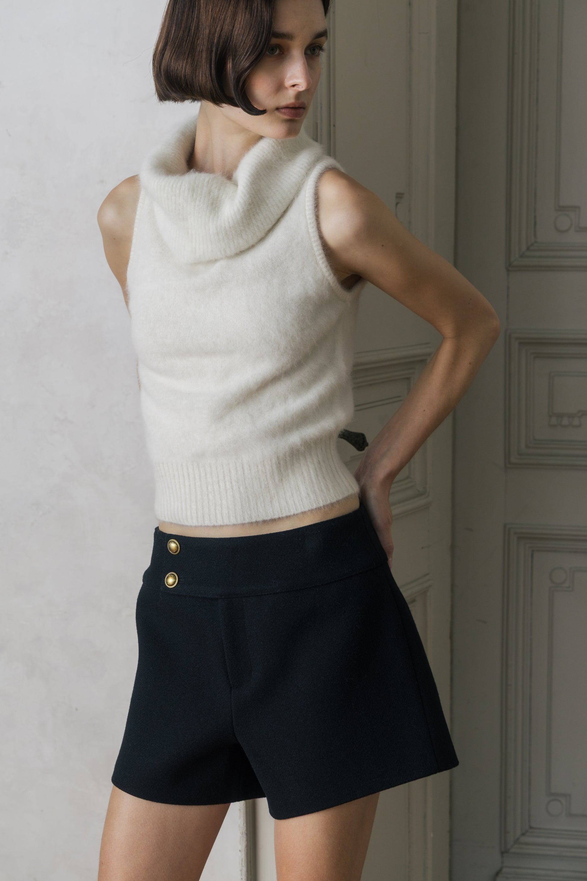 Kerava Sleeveless Turtleneck Knit