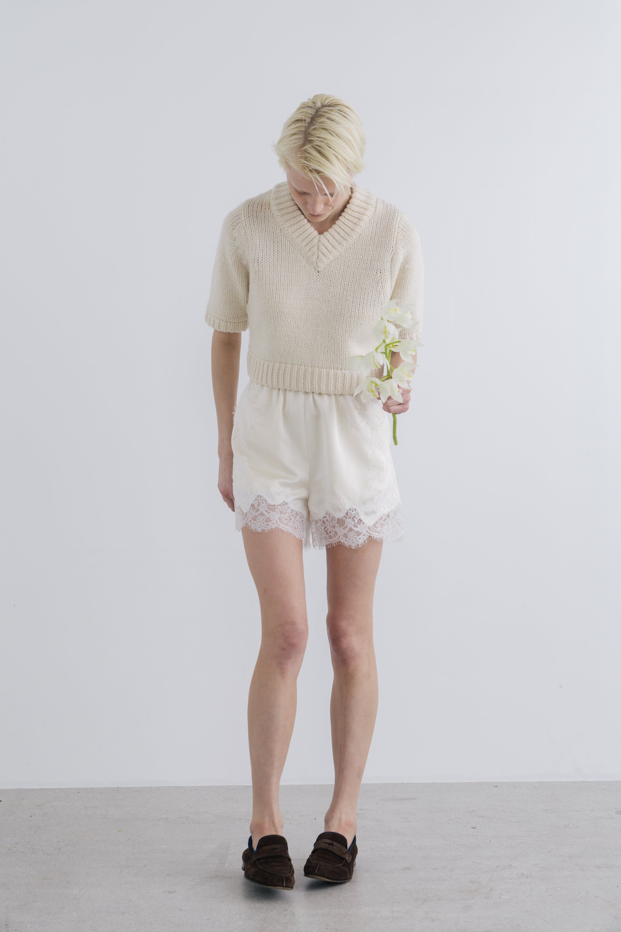 Sneek Lace Short Pants