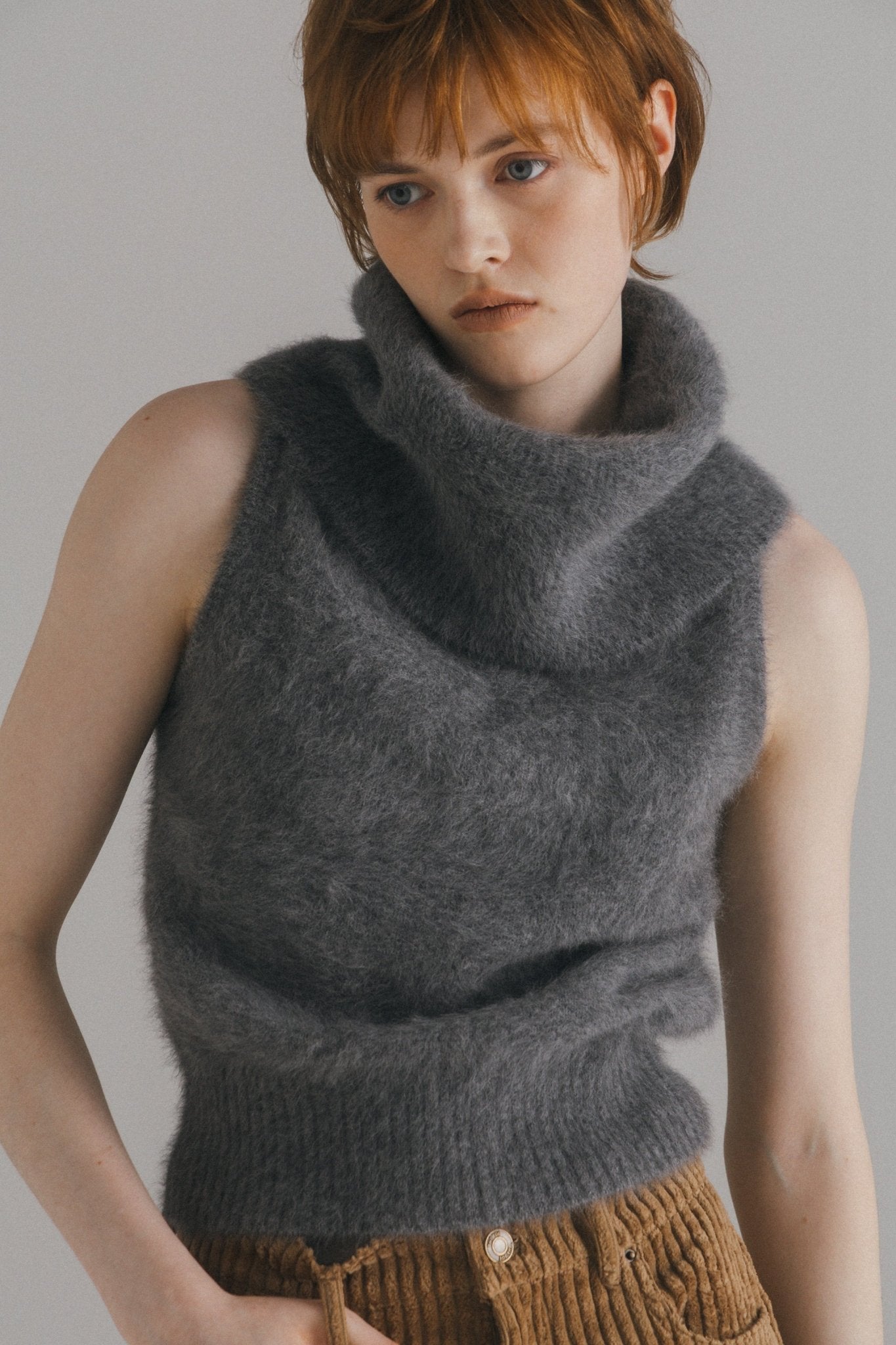 Kerava Sleeveless Turtleneck Knit