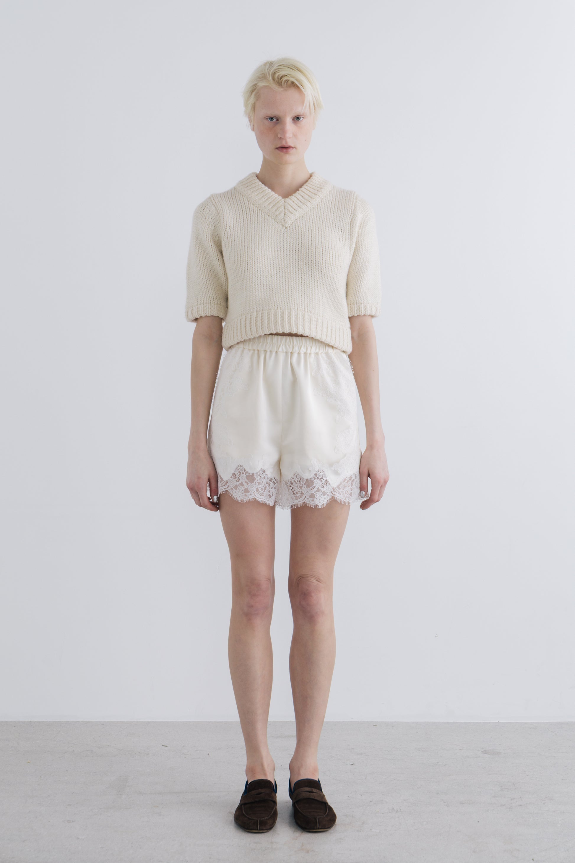 Sneek Lace Short Pants