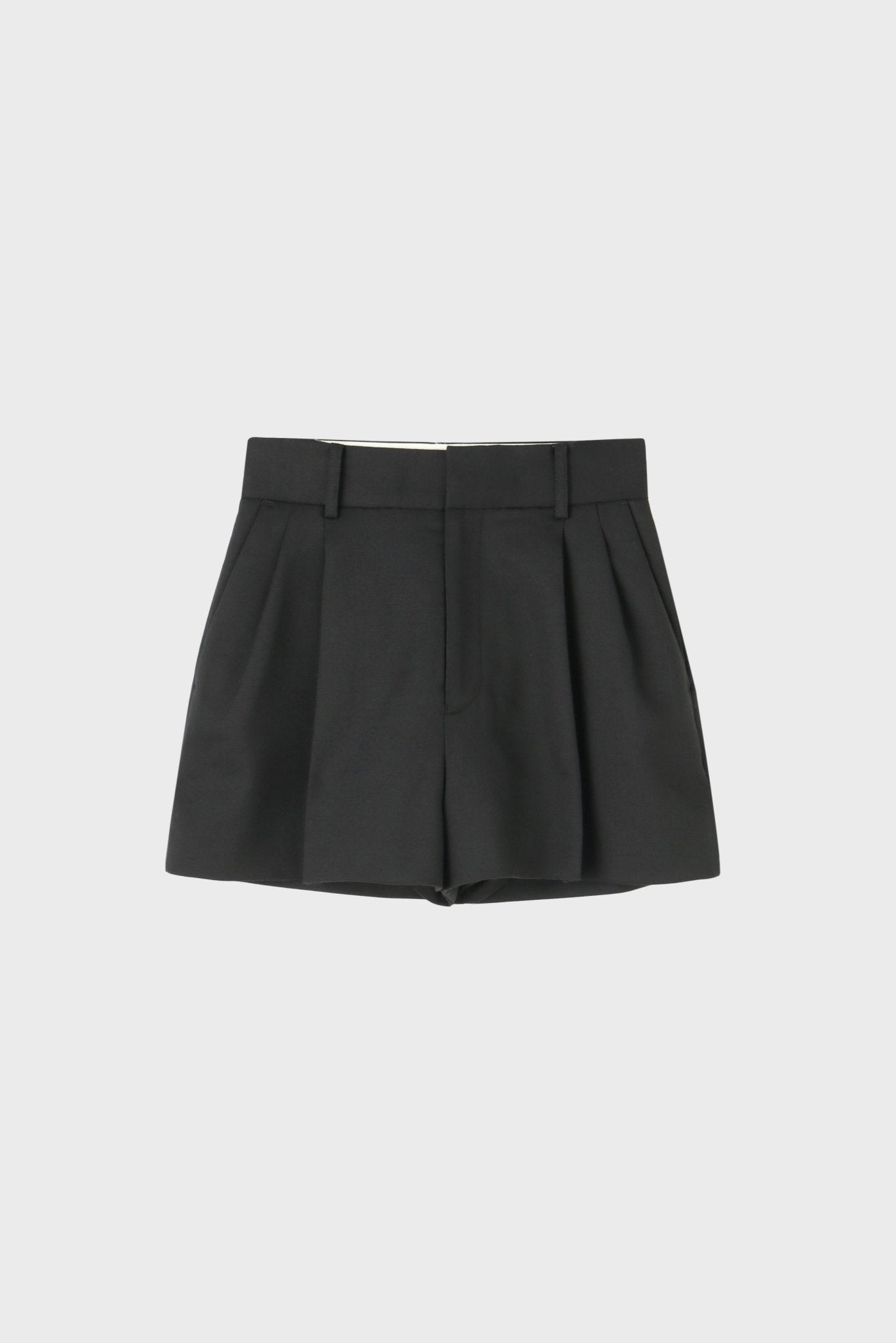 Rauma Pleated Short Pants