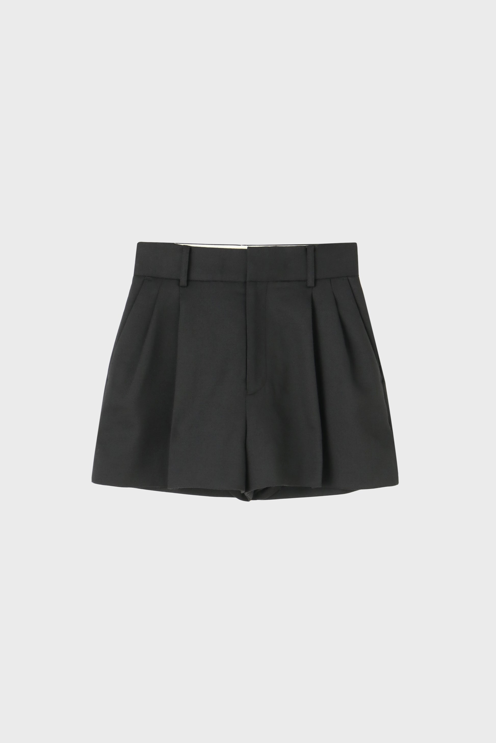 Rauma Pleated Short Pants