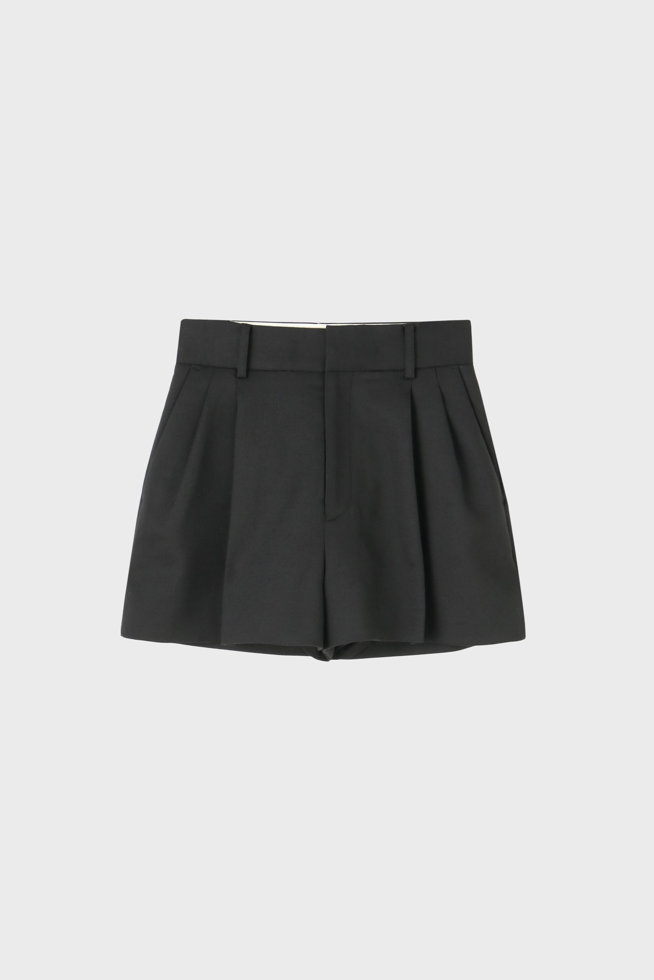 Rauma Pleated Short Pants