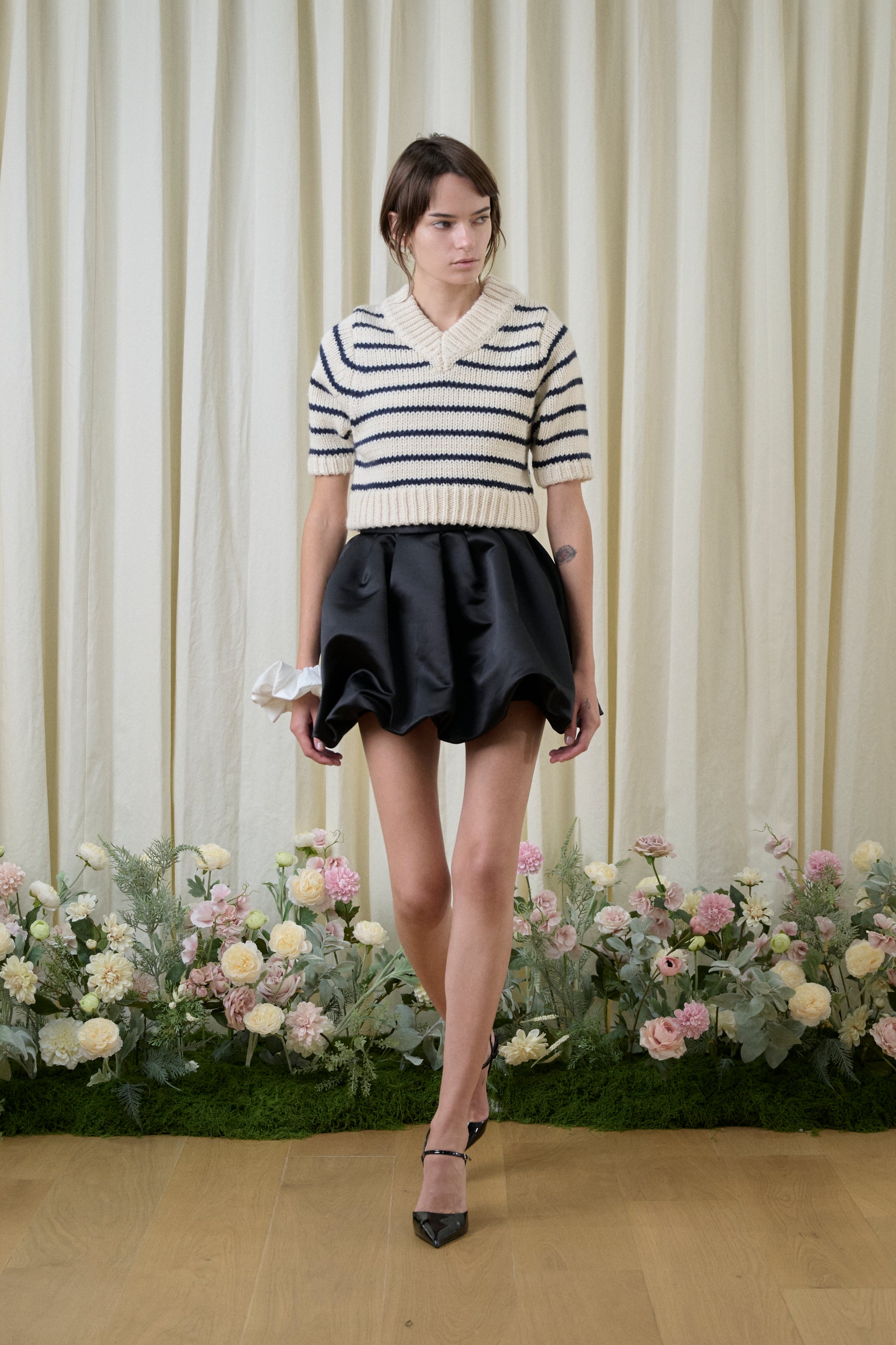 巴克拉瓦短款针织衫