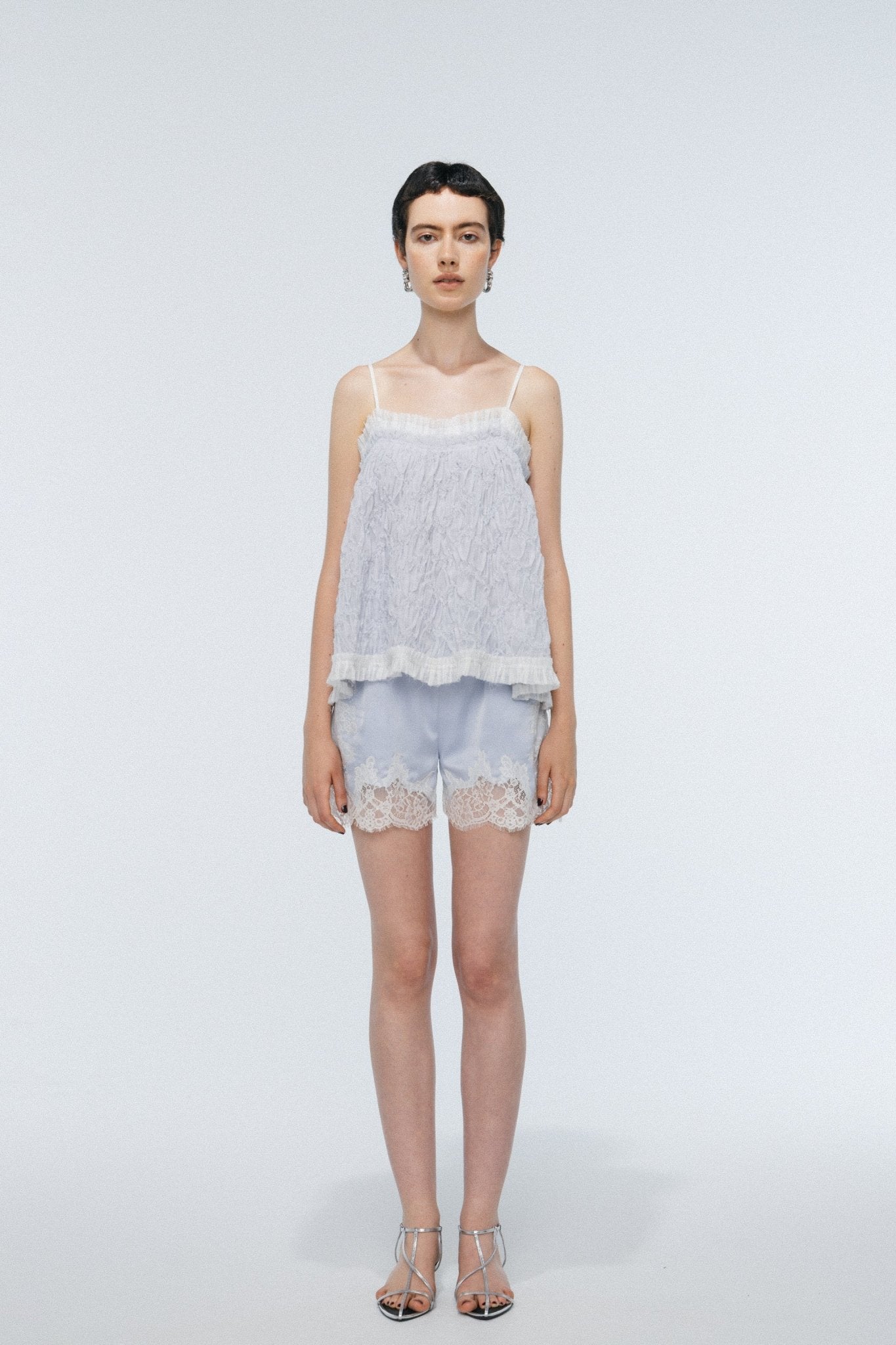 Sneek Lace Short Pants