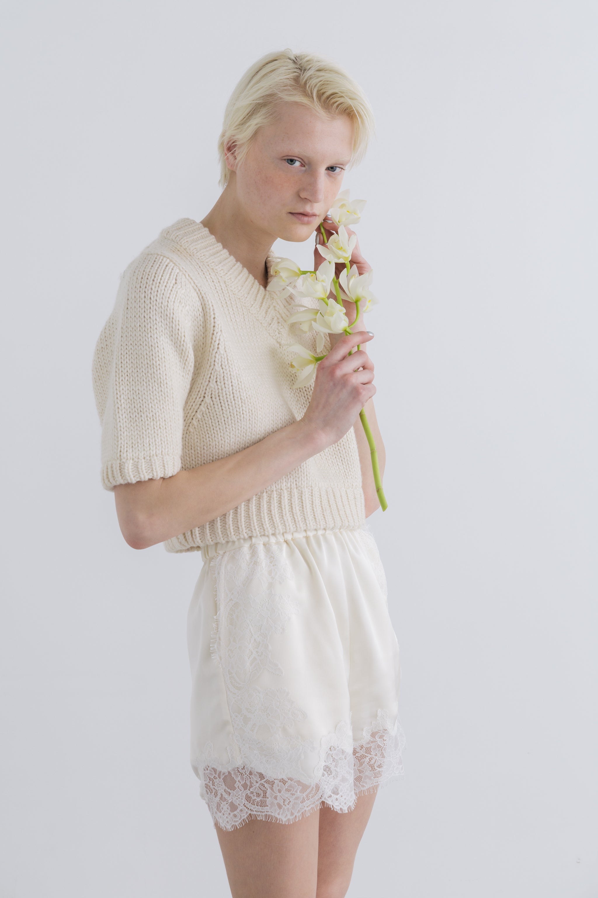 Sneek Lace Short Pants