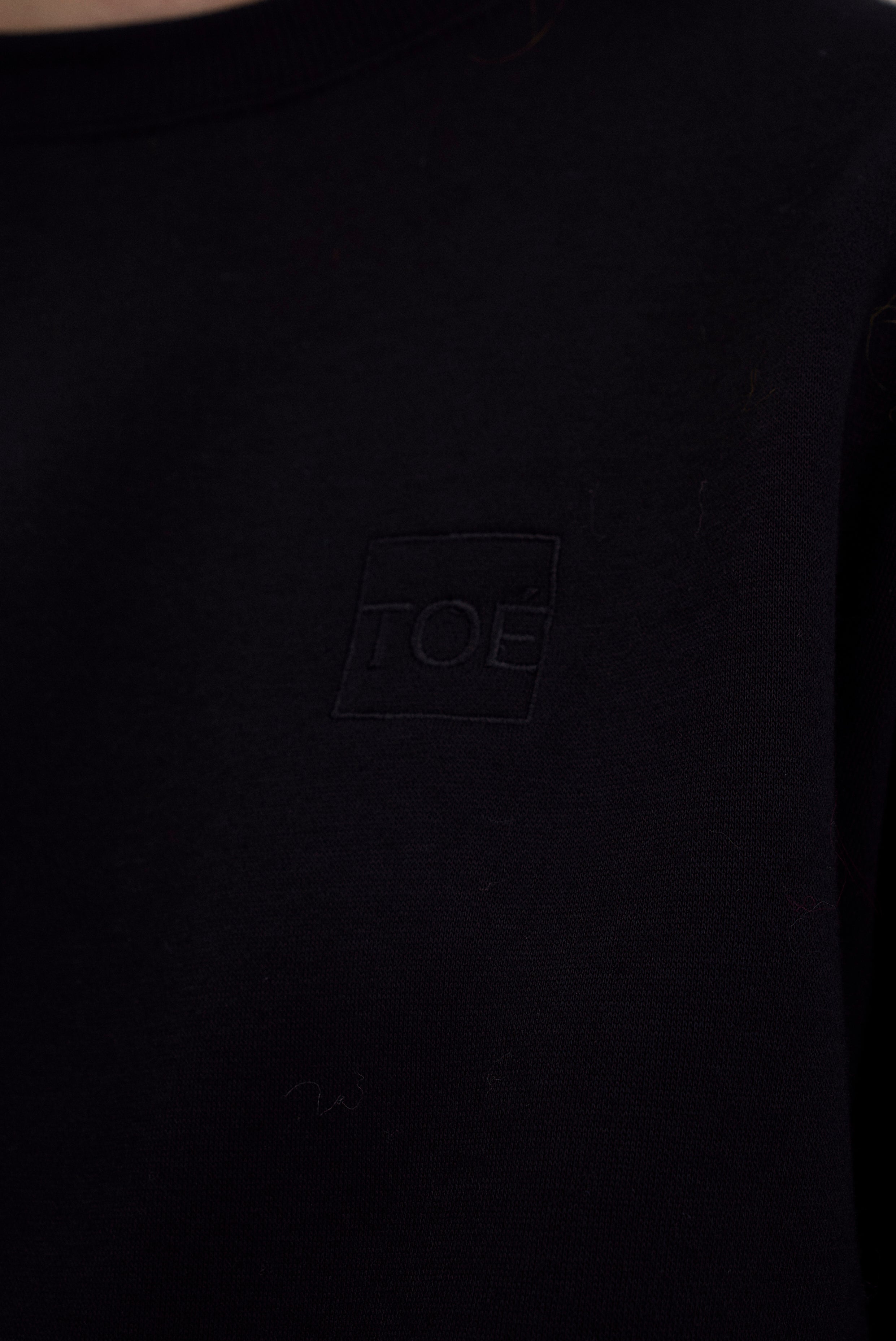 TOÉ box logo sweatshirt