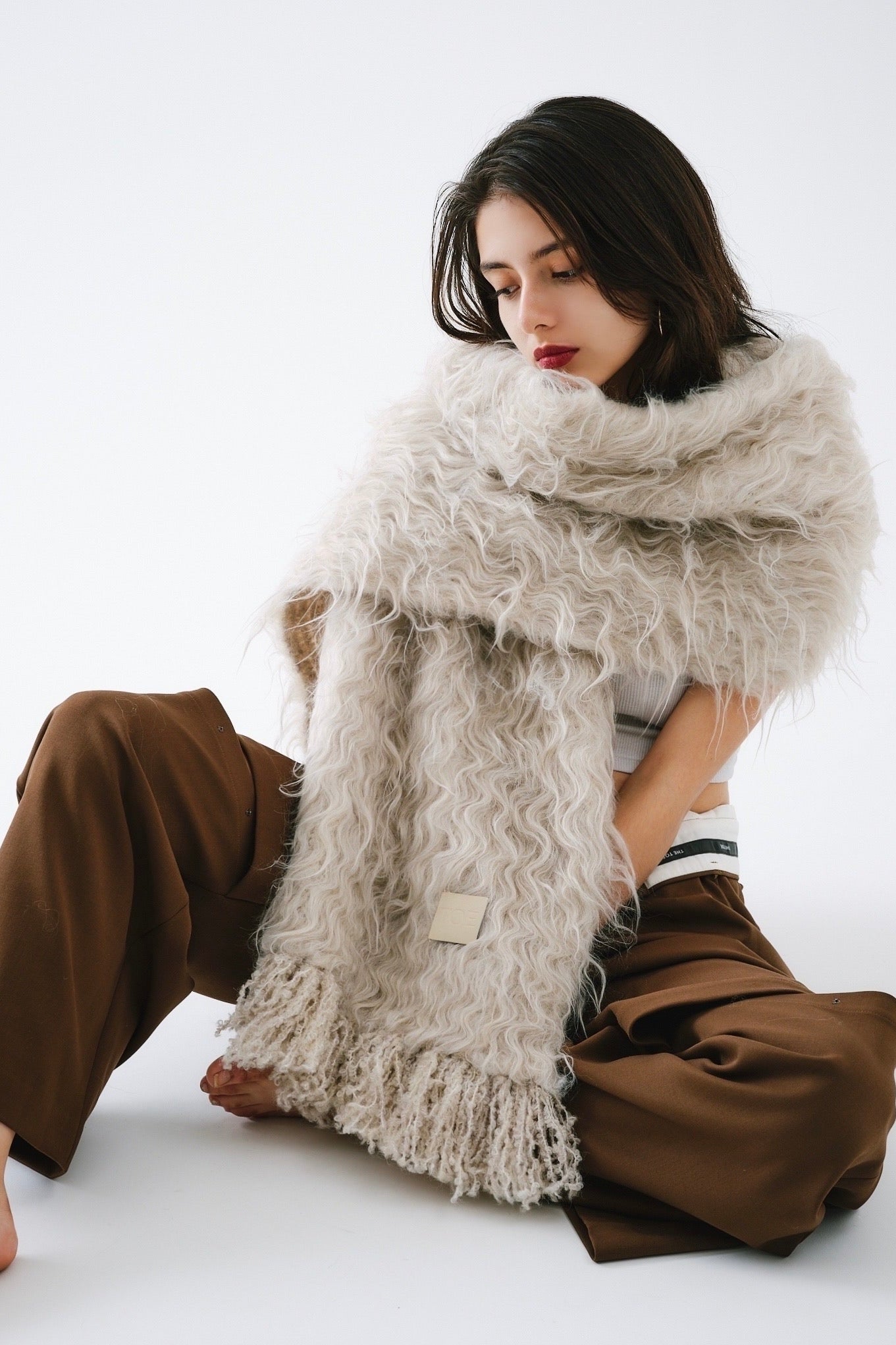 Pigalle shaggy muffler