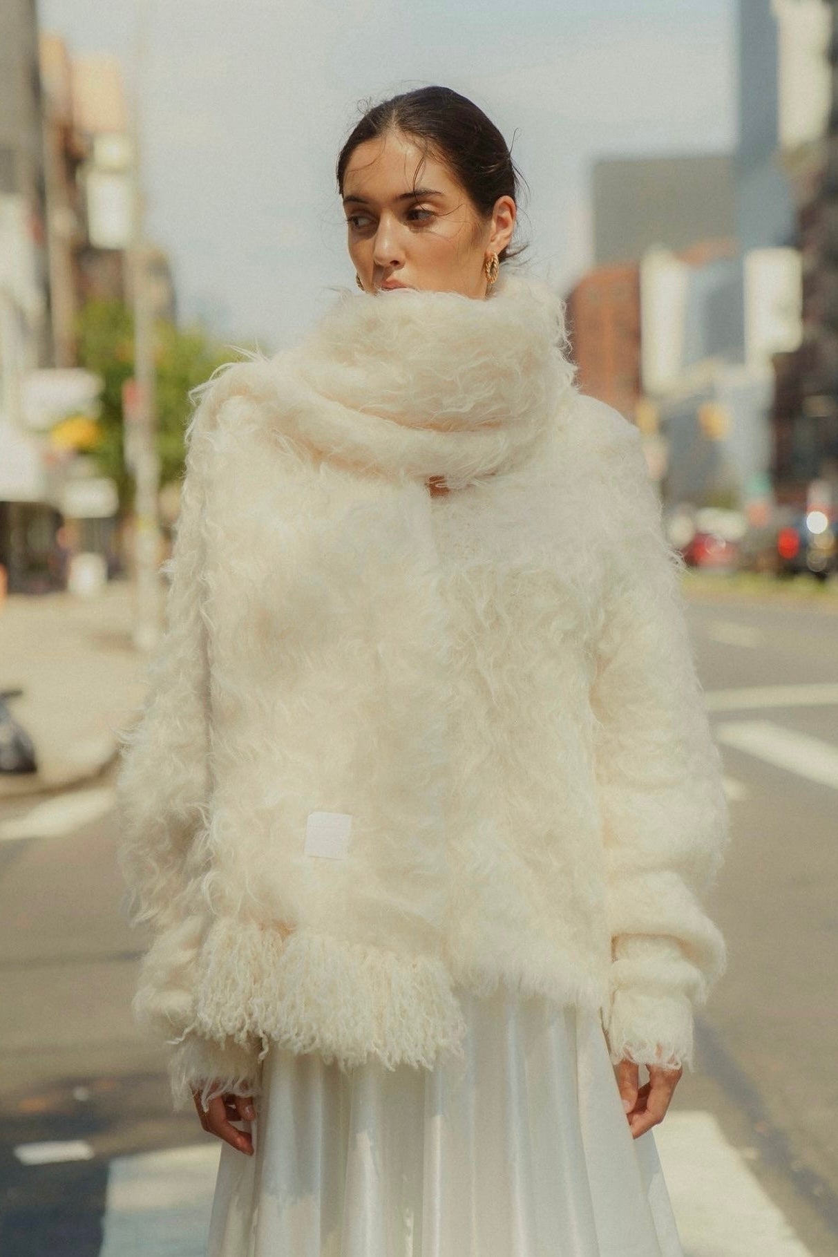 Pigalle shaggy muffler