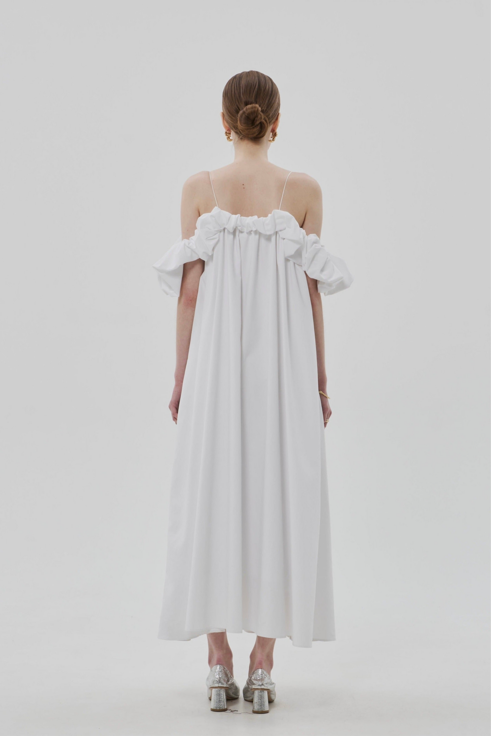 THE TOE ERIE FRILLS ONEPIECE ホワイト THE TOE ERIE FRILLS ONEPIECE