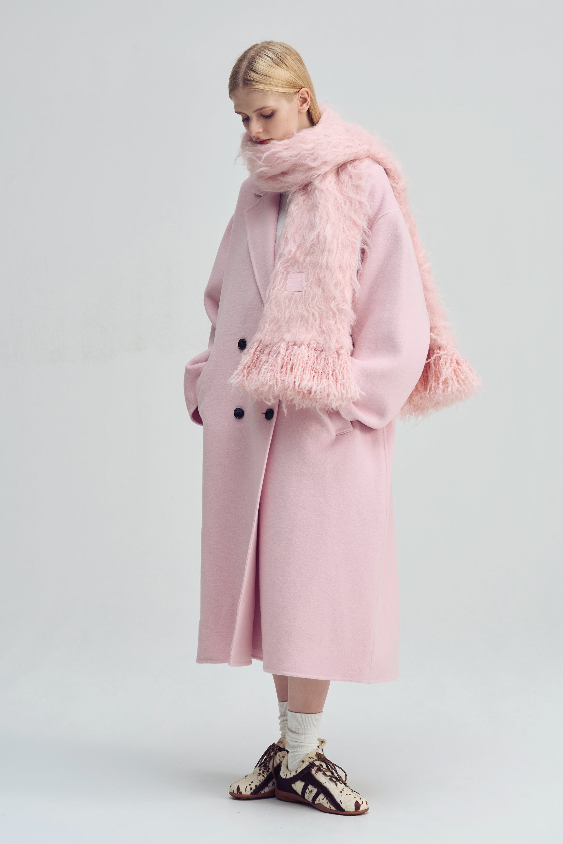 Pigalle shaggy muffler