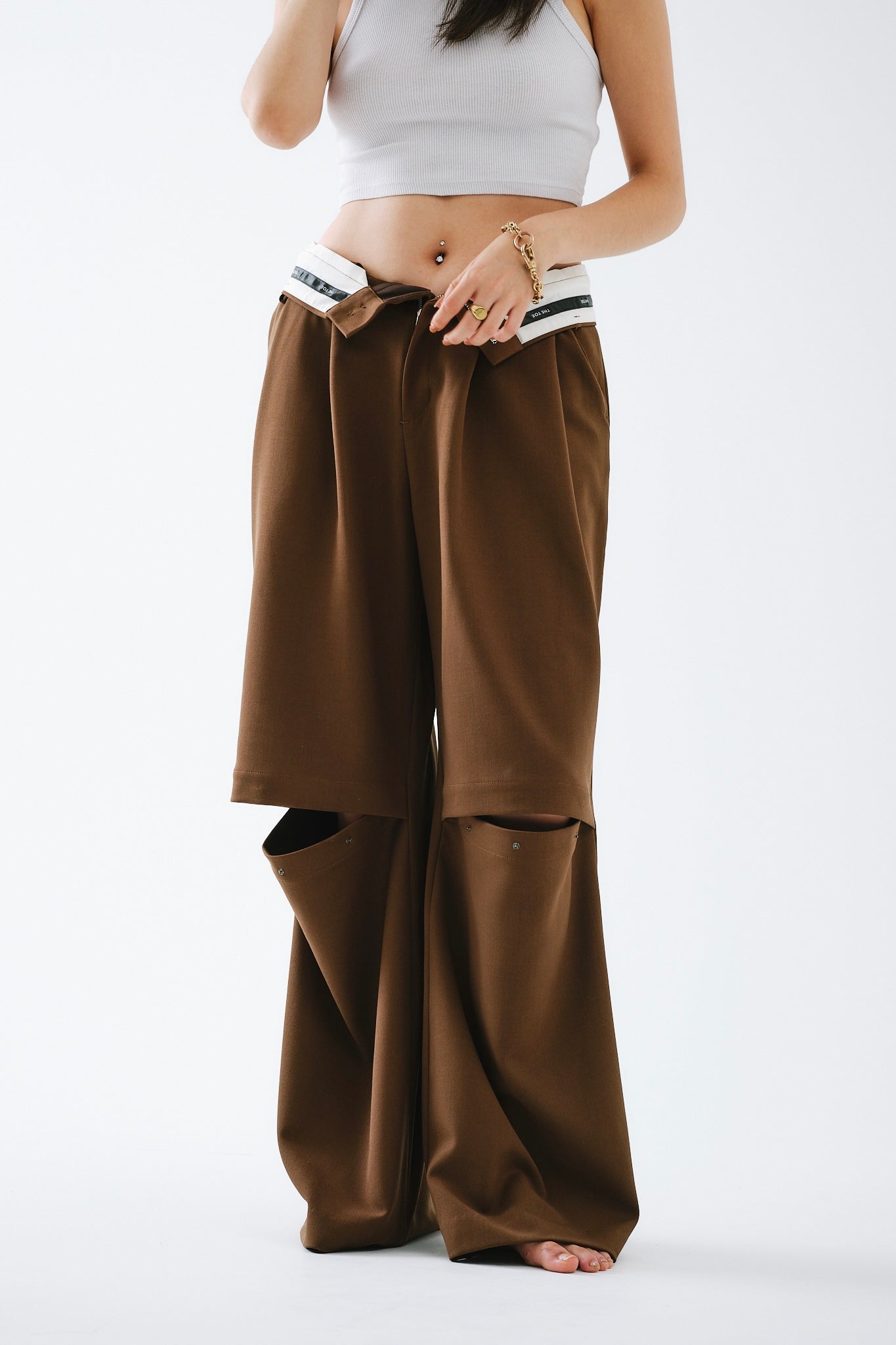 Strasbourg slit pants