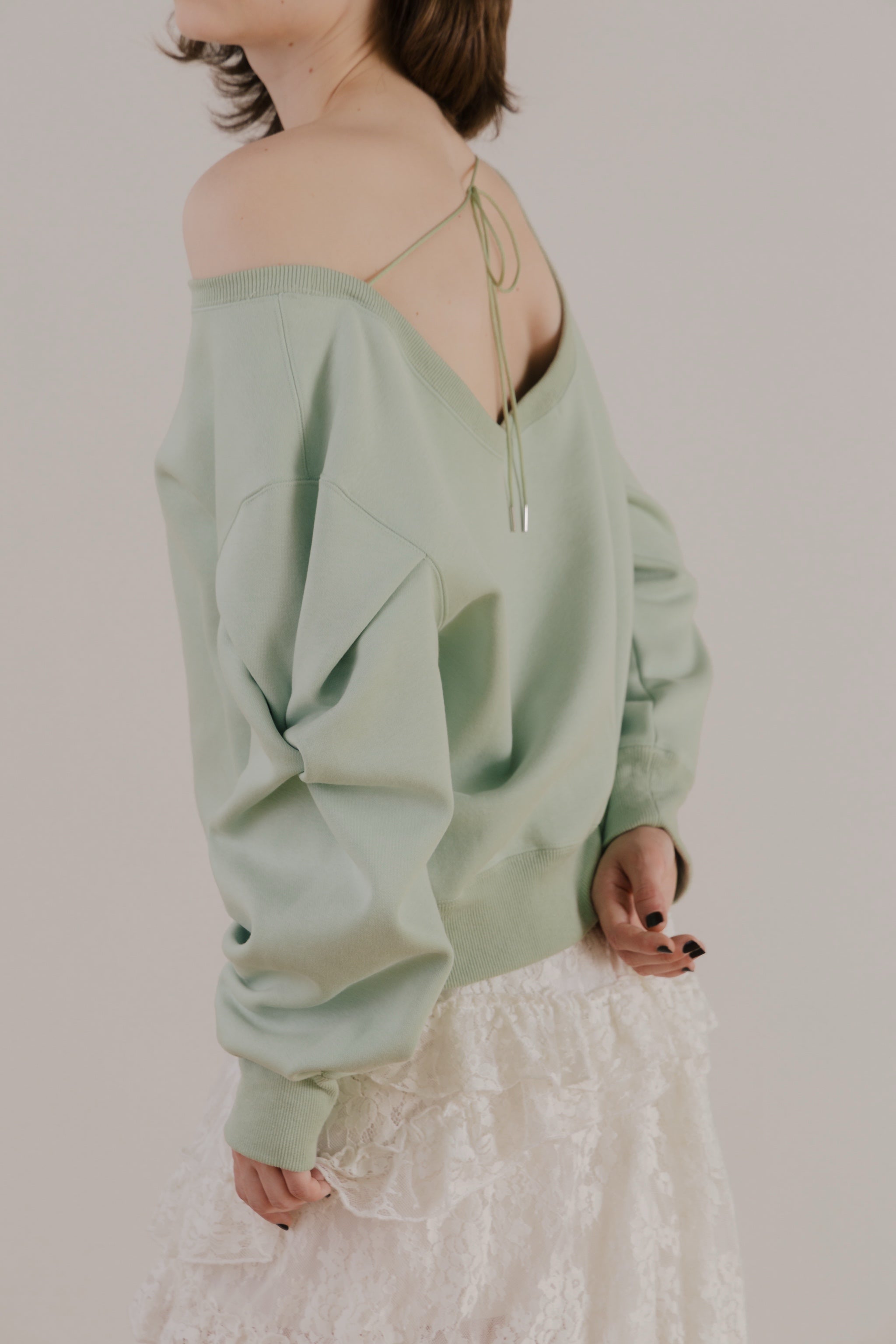 Opern Off-shoulder Sweat