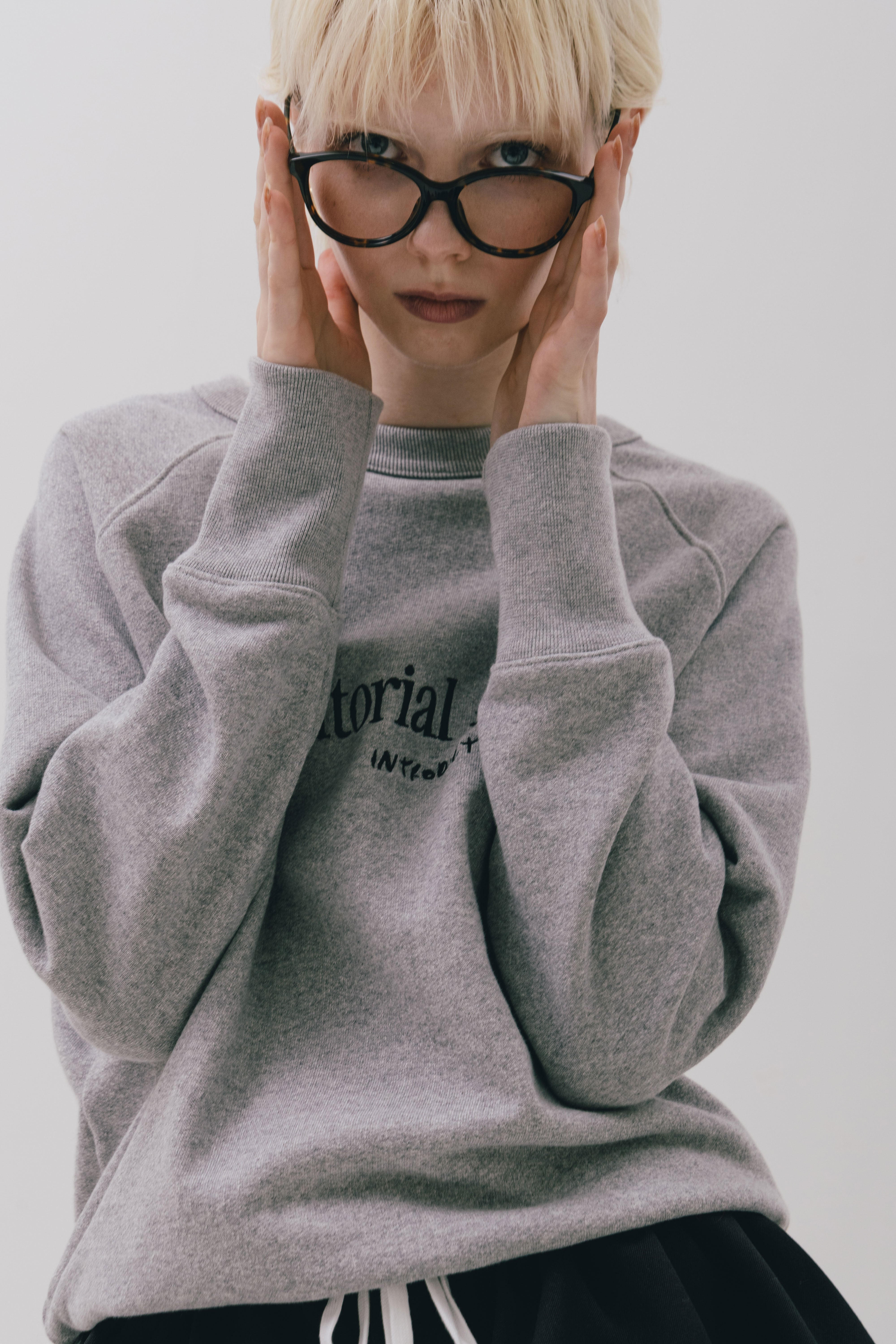 Rent editorial sweatshirt