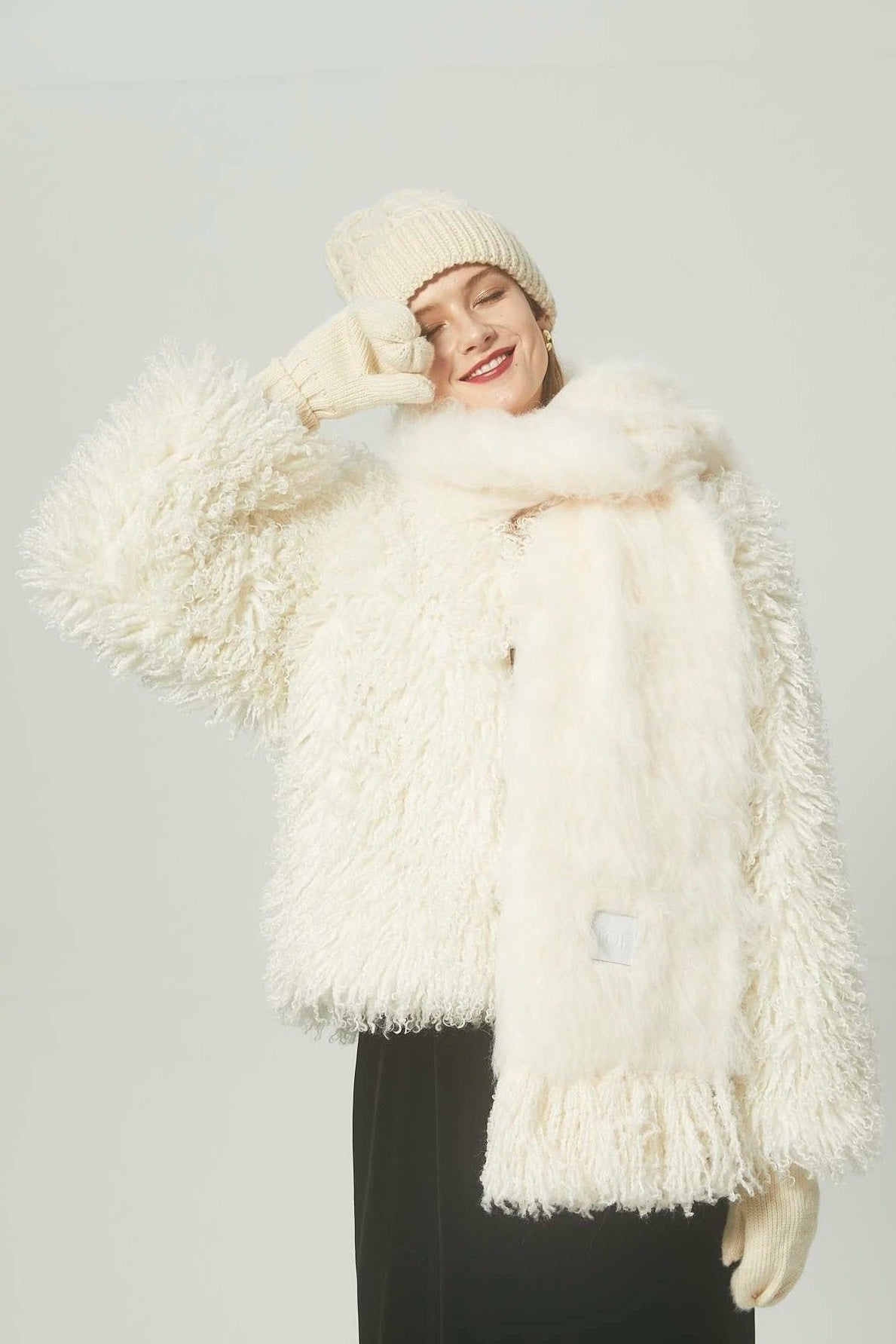 Pigalle shaggy muffler