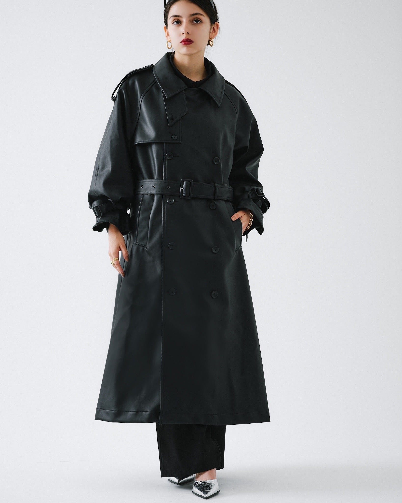 THE TOÉ AVIGNON TRENCH COAT Leather ブラック試着のみです