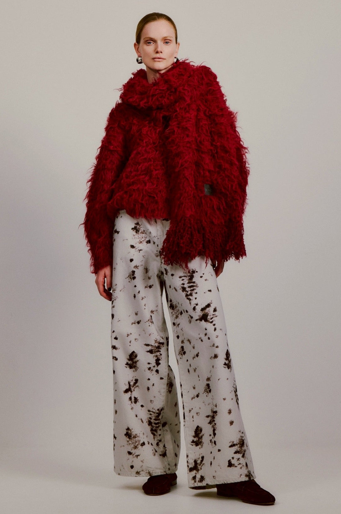 Pigalle shaggy muffler – THE TOÉ