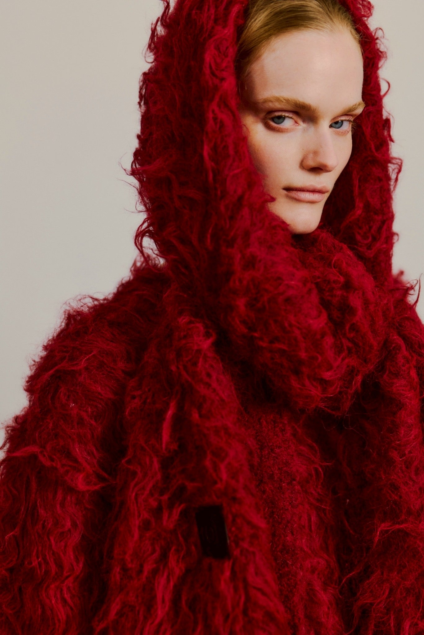 Pigalle shaggy muffler