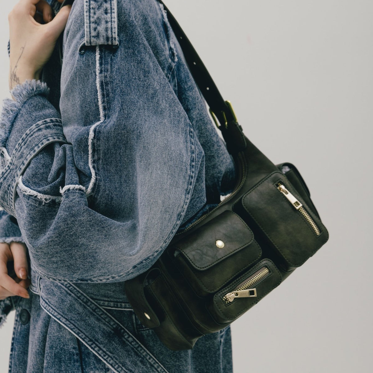 Brick multi pocket bag