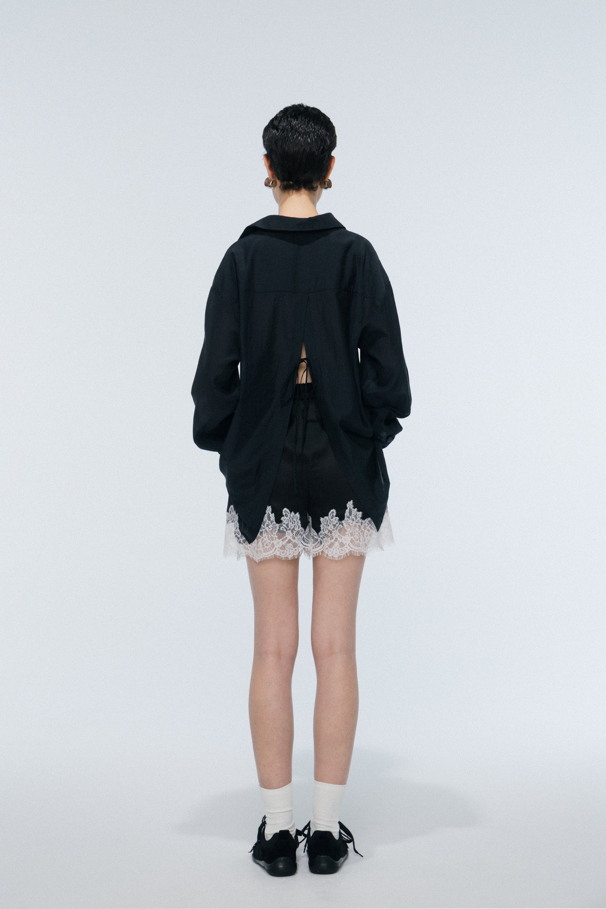 Sneek Lace Short Pants