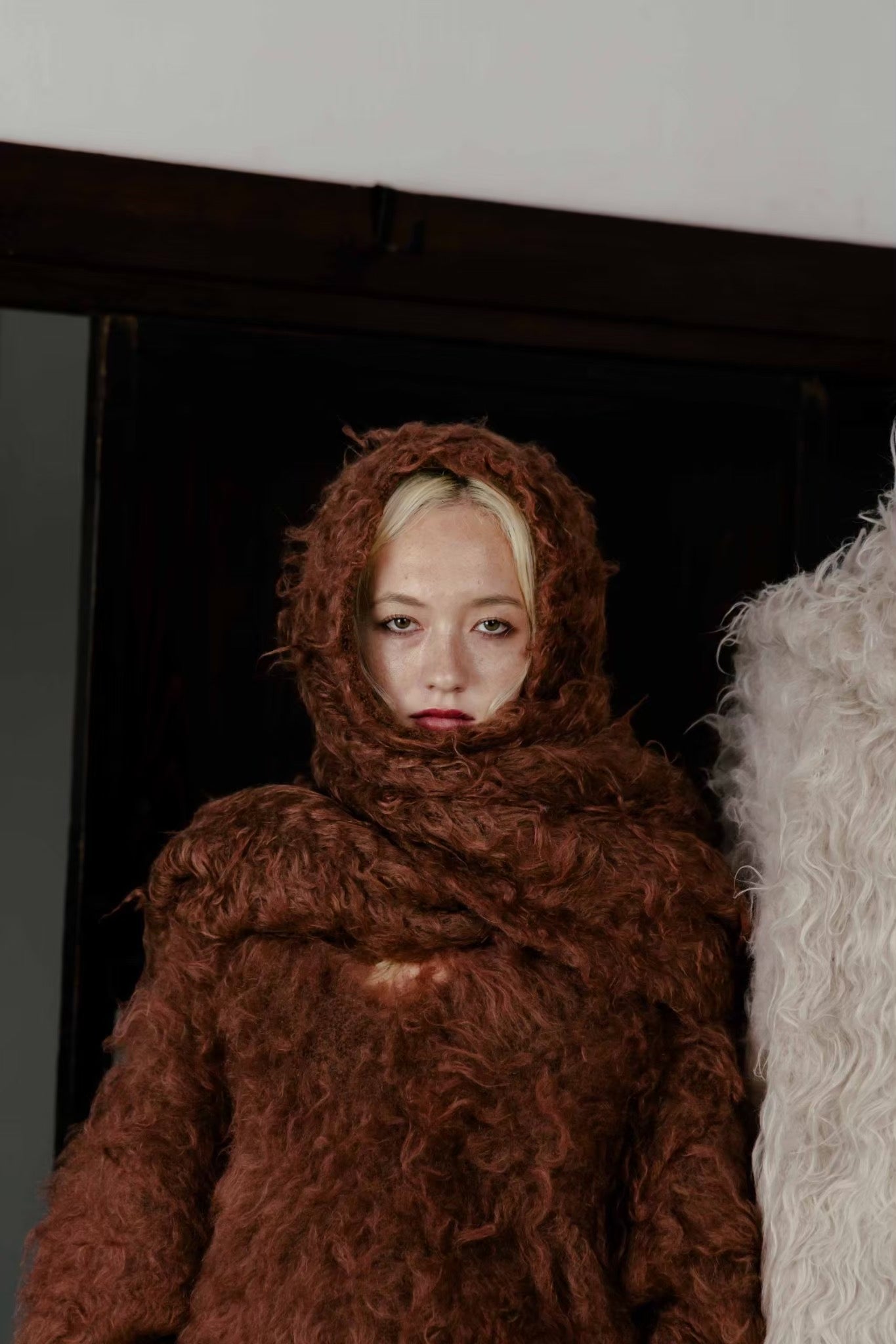 Pigalle shaggy muffler